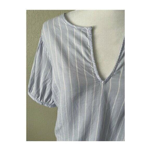 Old Navy Short Sleeve Flowing Top - Picture 4 of 7